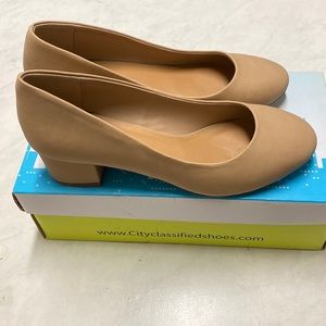 Cityclassified low heel pump in size 7.5